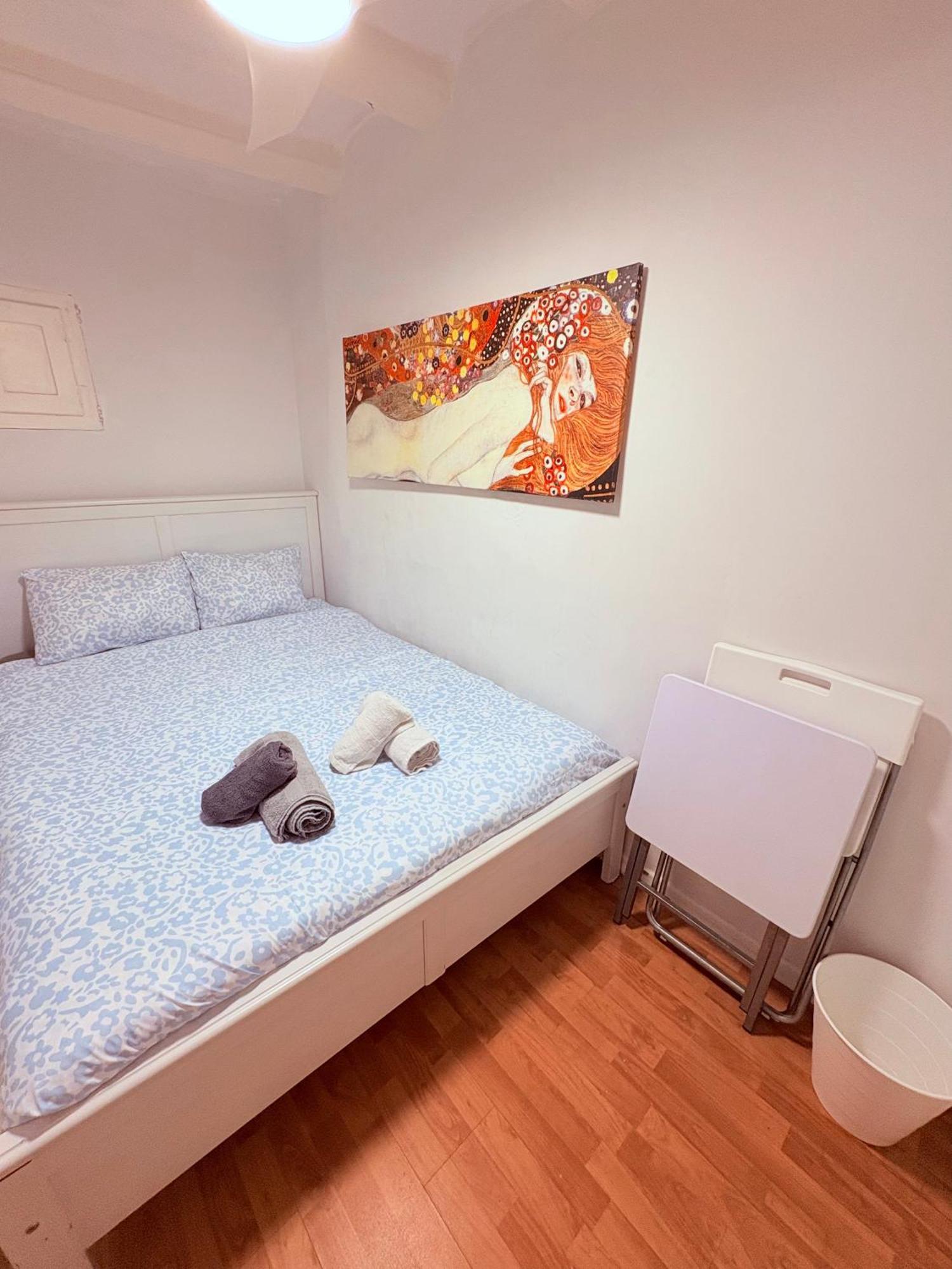 Stunning Flat For 6 People 3 Blocks From The Beach Plus Welcome Breakfast Barcelona Exterior foto