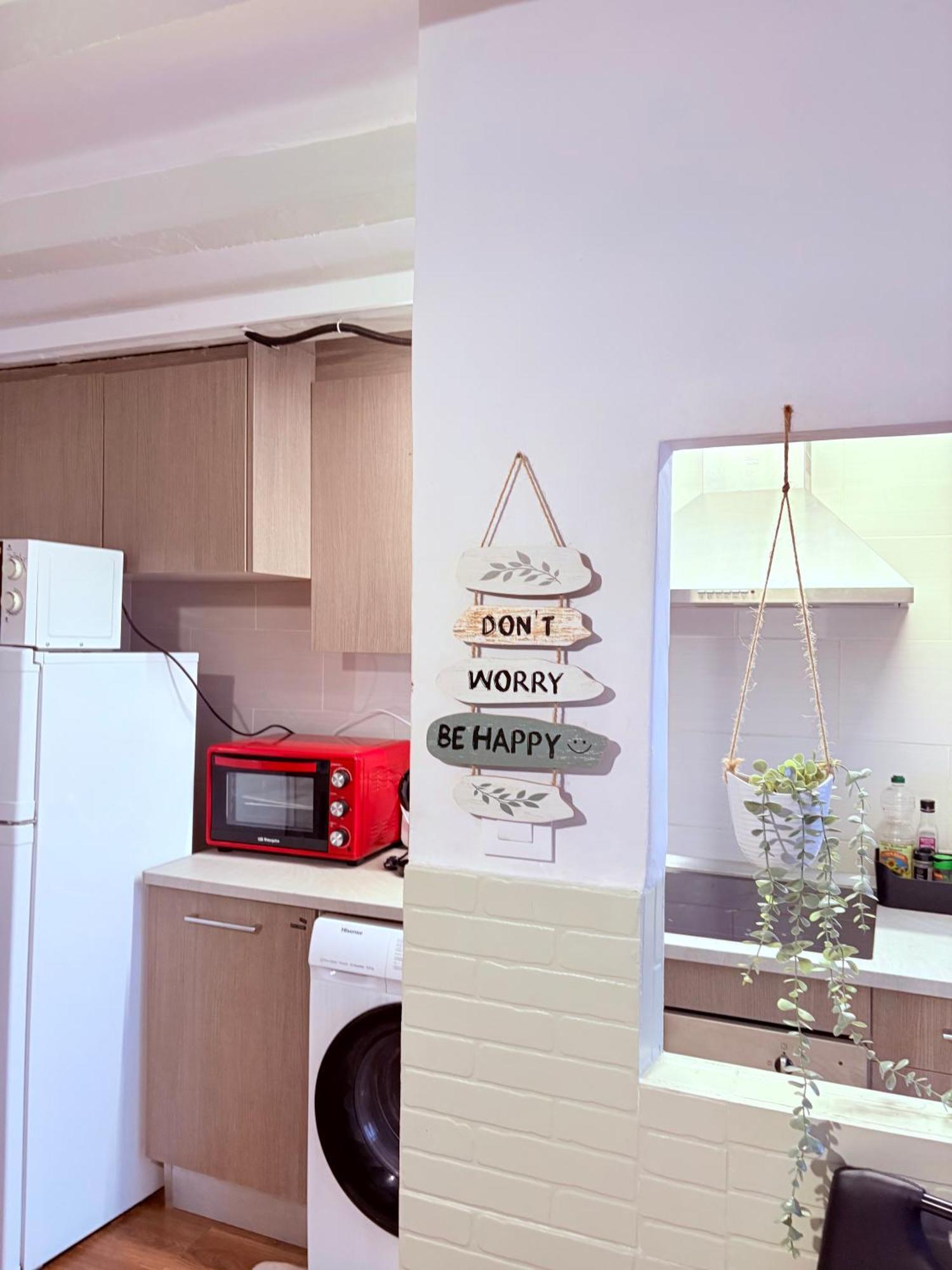 Stunning Flat For 6 People 3 Blocks From The Beach Plus Welcome Breakfast Barcelona Exterior foto