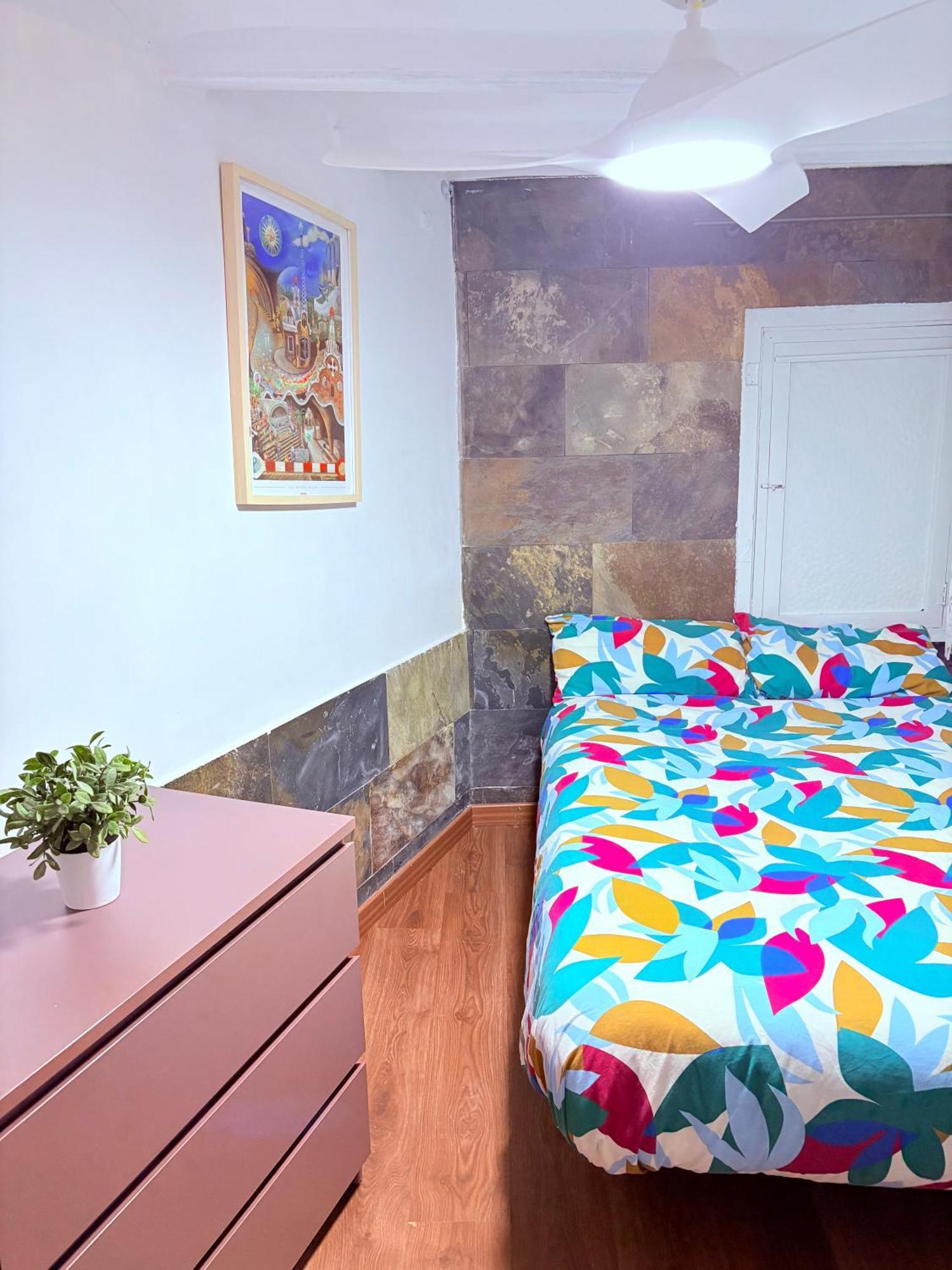 Stunning Flat For 6 People 3 Blocks From The Beach Plus Welcome Breakfast Barcelona Exterior foto