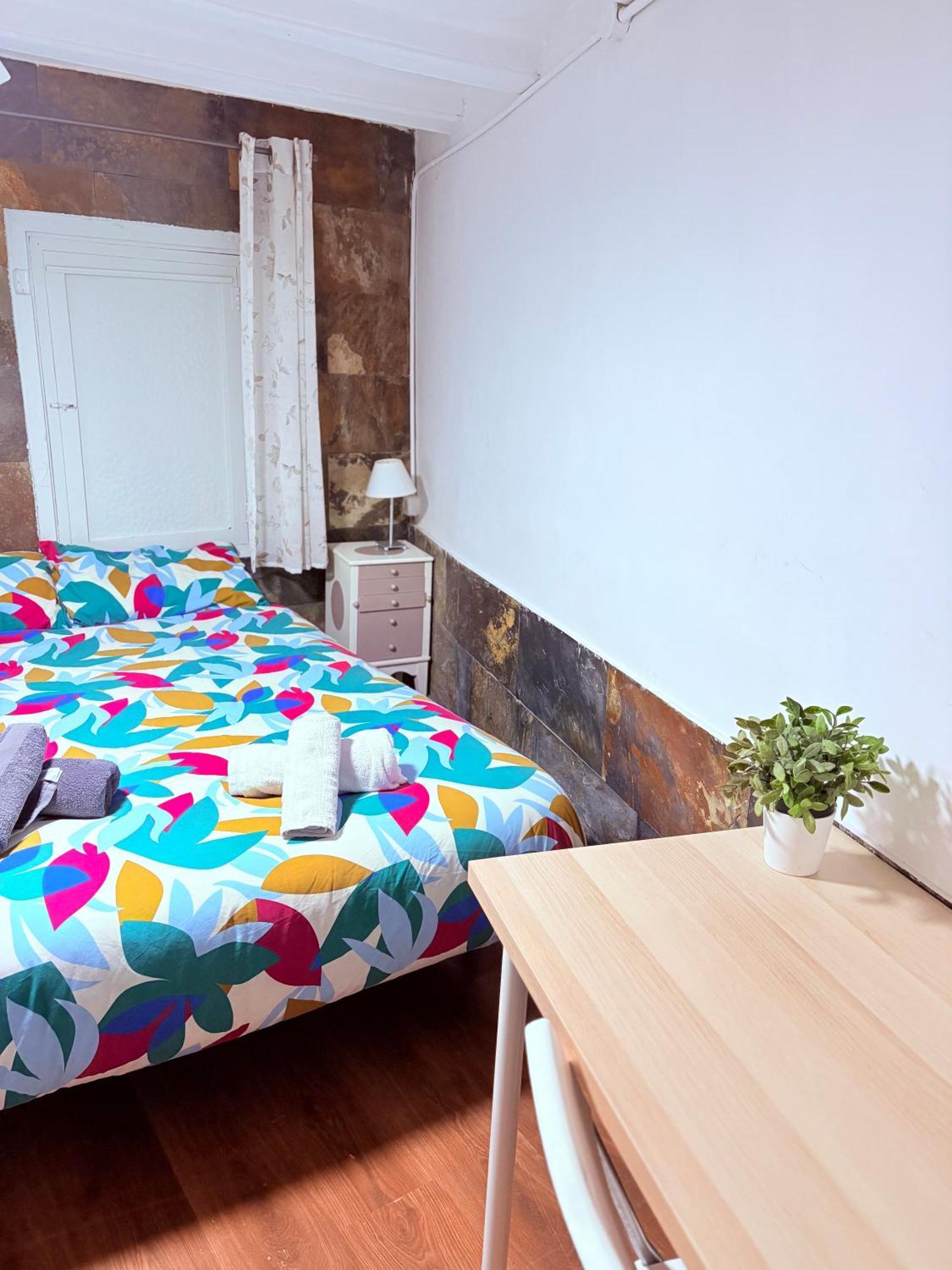 Stunning Flat For 6 People 3 Blocks From The Beach Plus Welcome Breakfast Barcelona Exterior foto