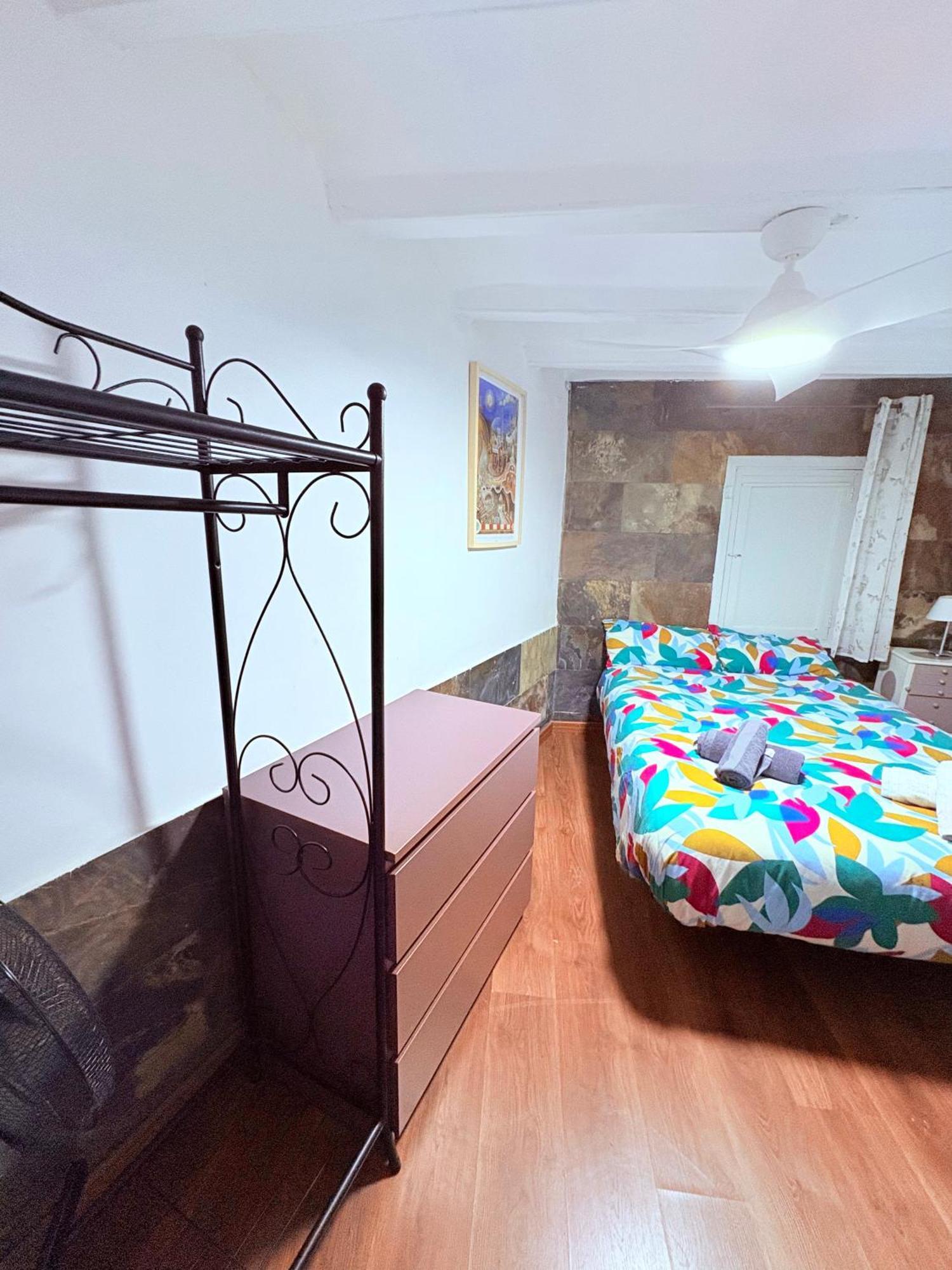 Stunning Flat For 6 People 3 Blocks From The Beach Plus Welcome Breakfast Barcelona Exterior foto