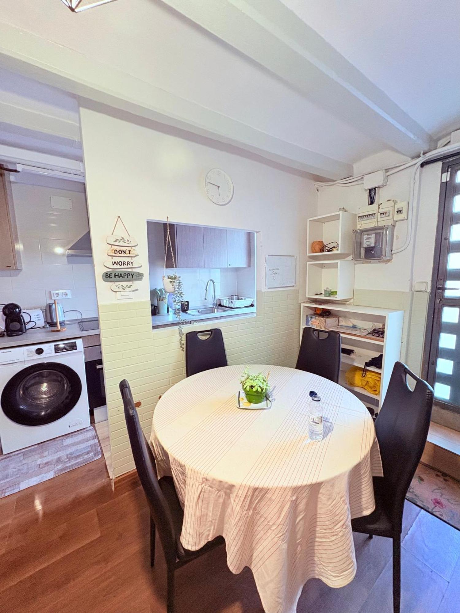 Stunning Flat For 6 People 3 Blocks From The Beach Plus Welcome Breakfast Barcelona Exterior foto