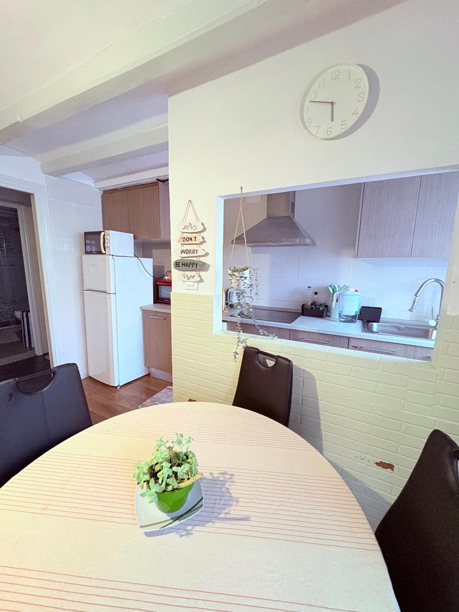 Stunning Flat For 6 People 3 Blocks From The Beach Plus Welcome Breakfast Barcelona Exterior foto